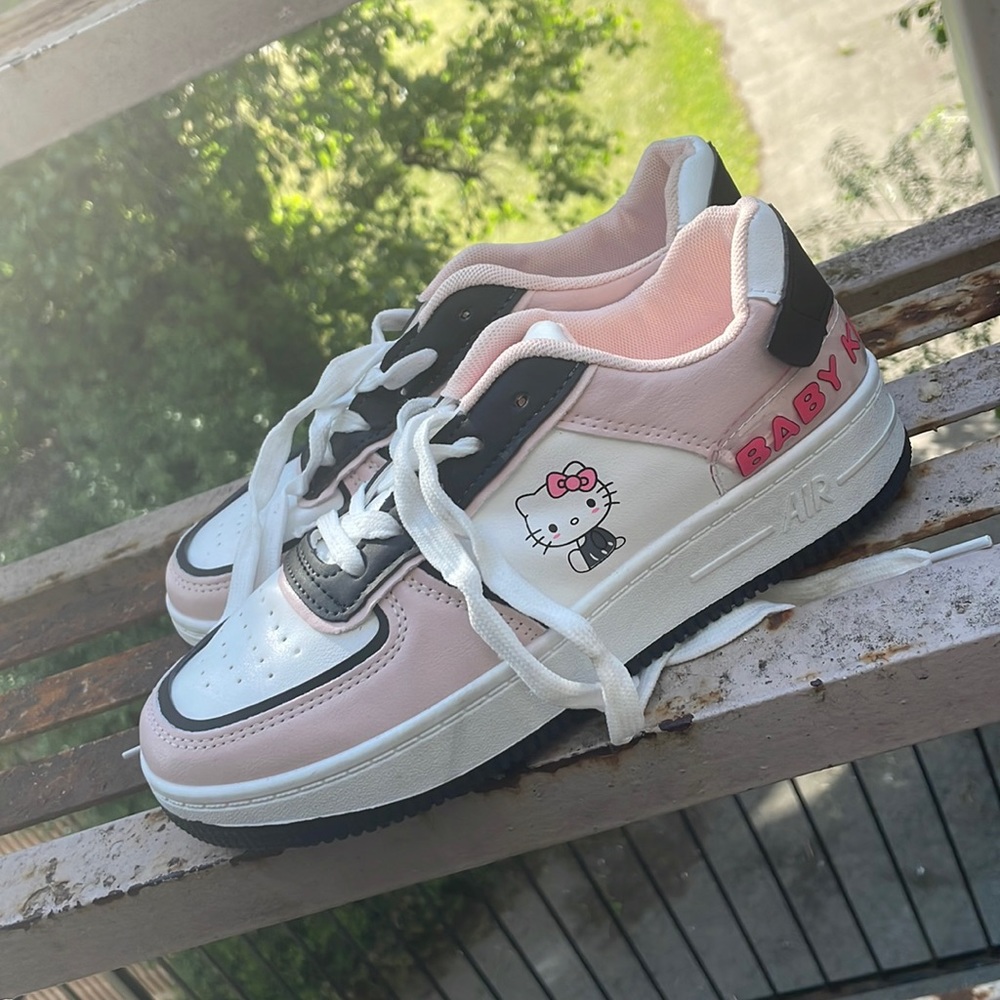 Hello kitty shoes